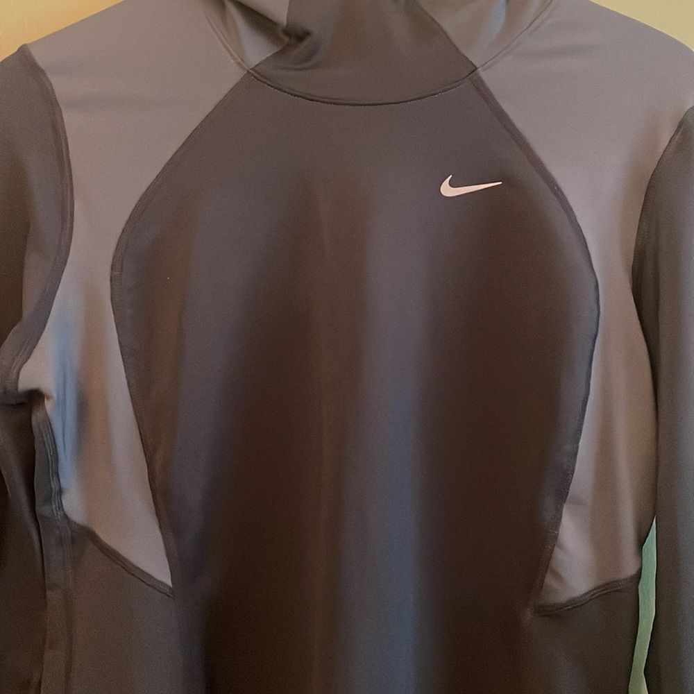 Nike Running Black Neon Trim Light Pullover Sweater Long Sleeve Athletic Sz L - Picture 2 of 7